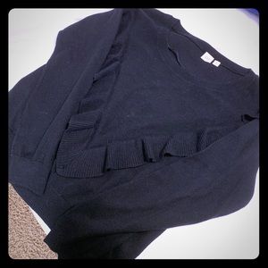 🍍Gap black ruffle sweater